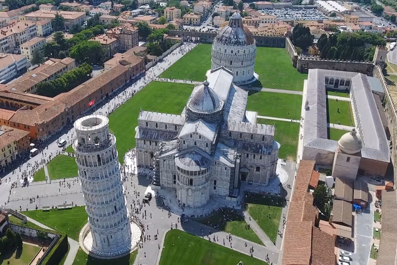 La Piazza dei Miracoli à Pise